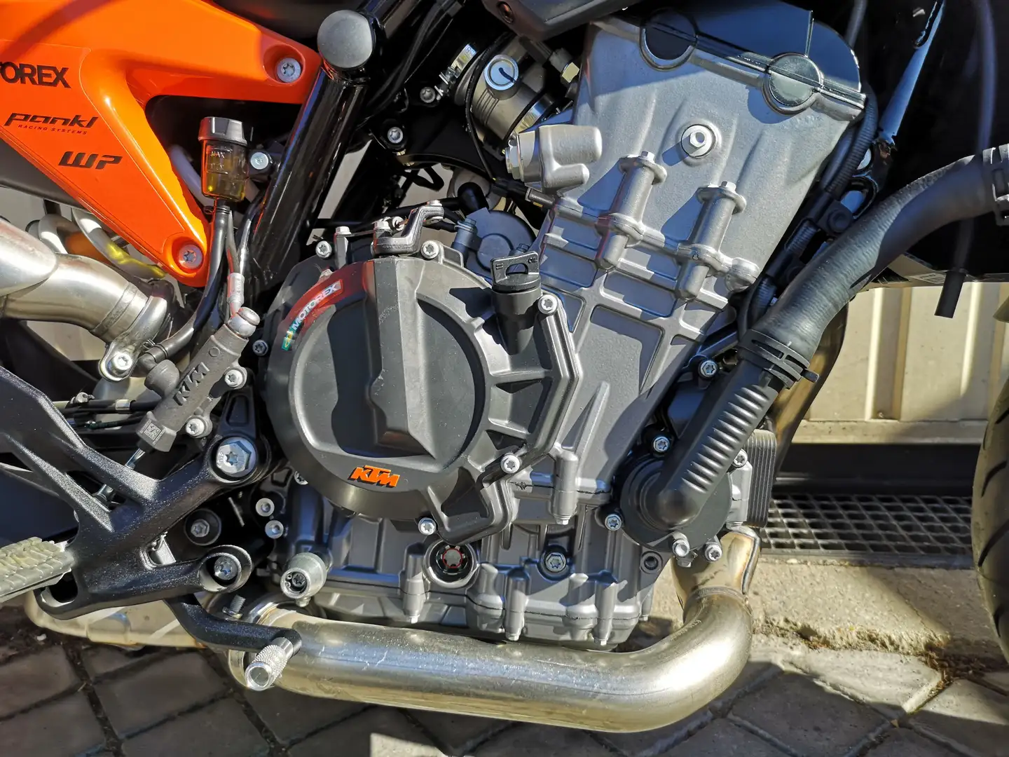 KTM 890 Duke Schwarz - 2