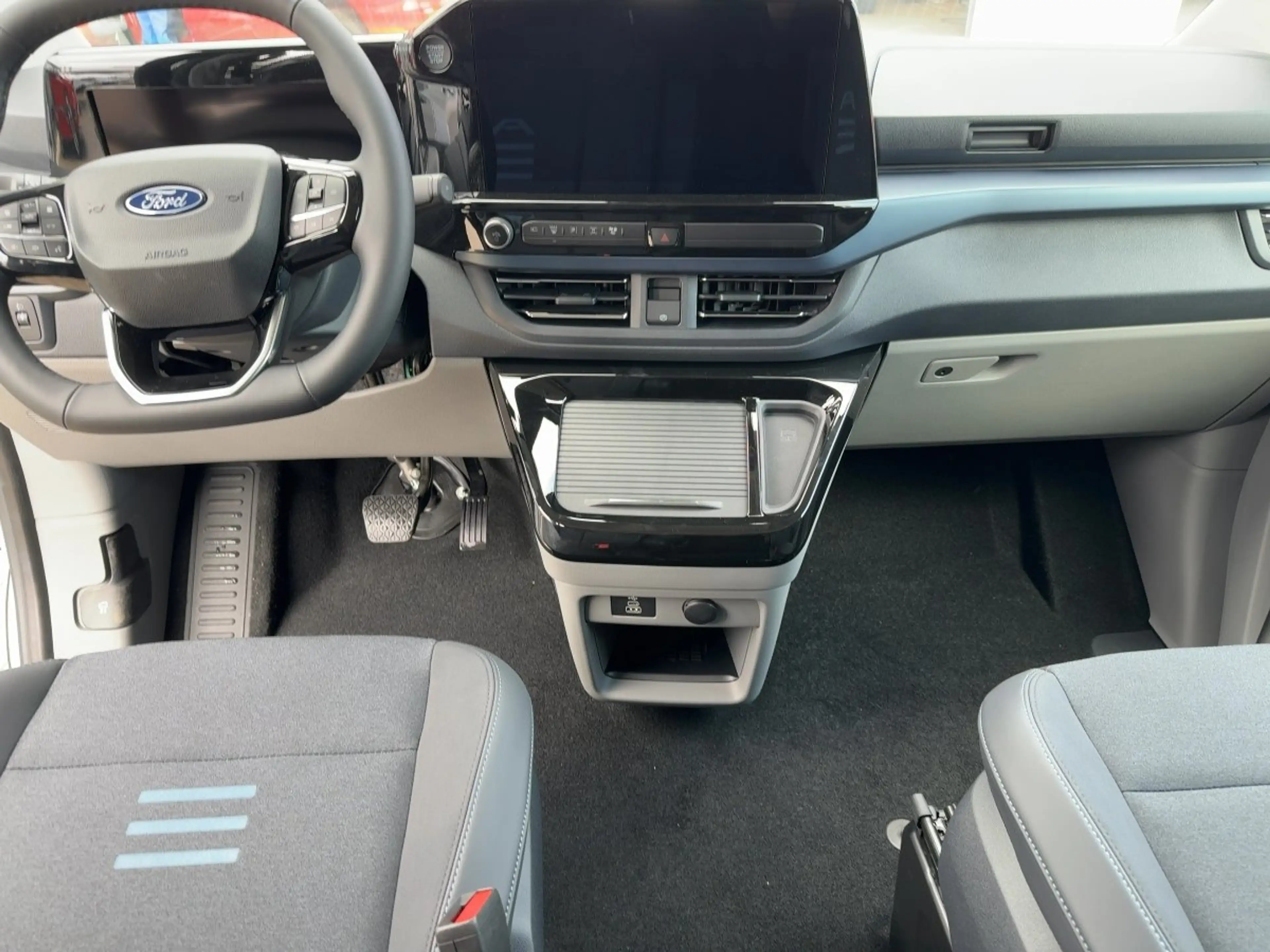 Ford Tourneo Custom Bus 2.5 Duratec PHEV 340 L1 FWD Active — photo 10