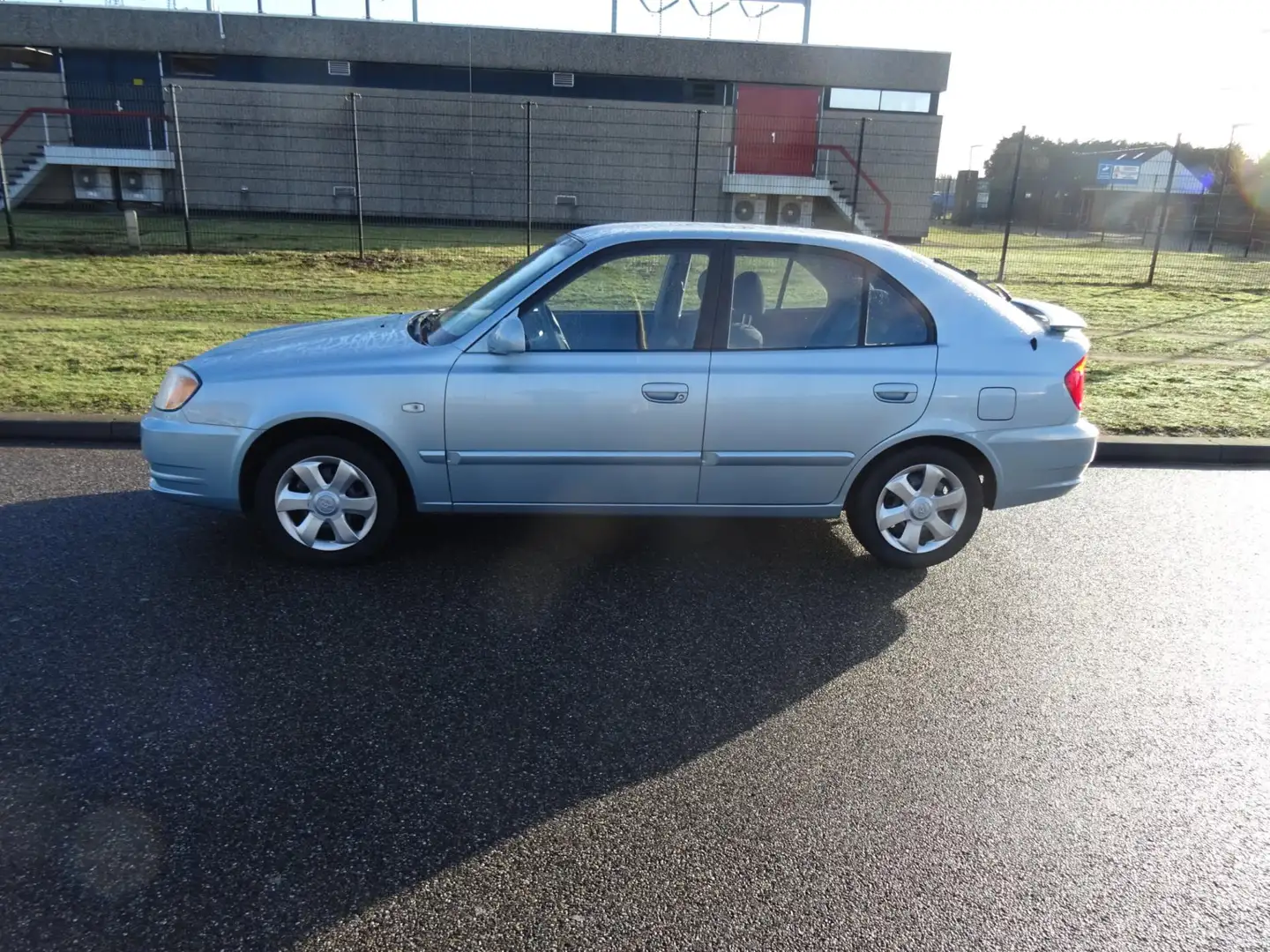 Hyundai ACCENT 1.6i Dynamic Blue - 2