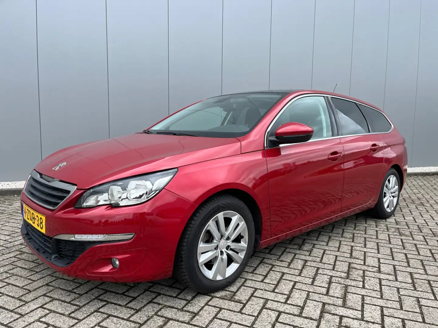 Peugeot 308 SW 1.6 BlueHDI Blue Lease Limited Rood - 1