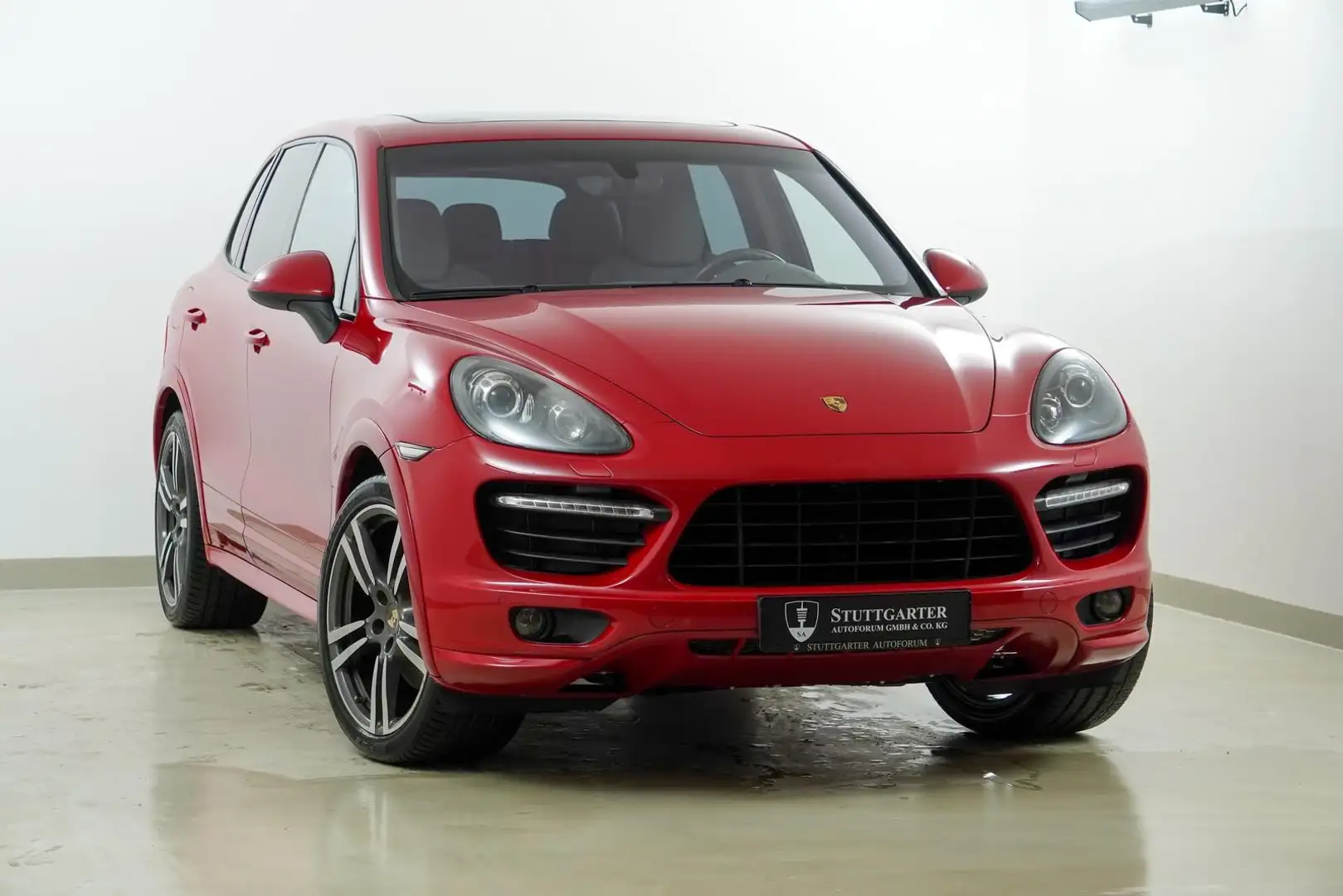 Porsche Cayenne GTS Red - 1