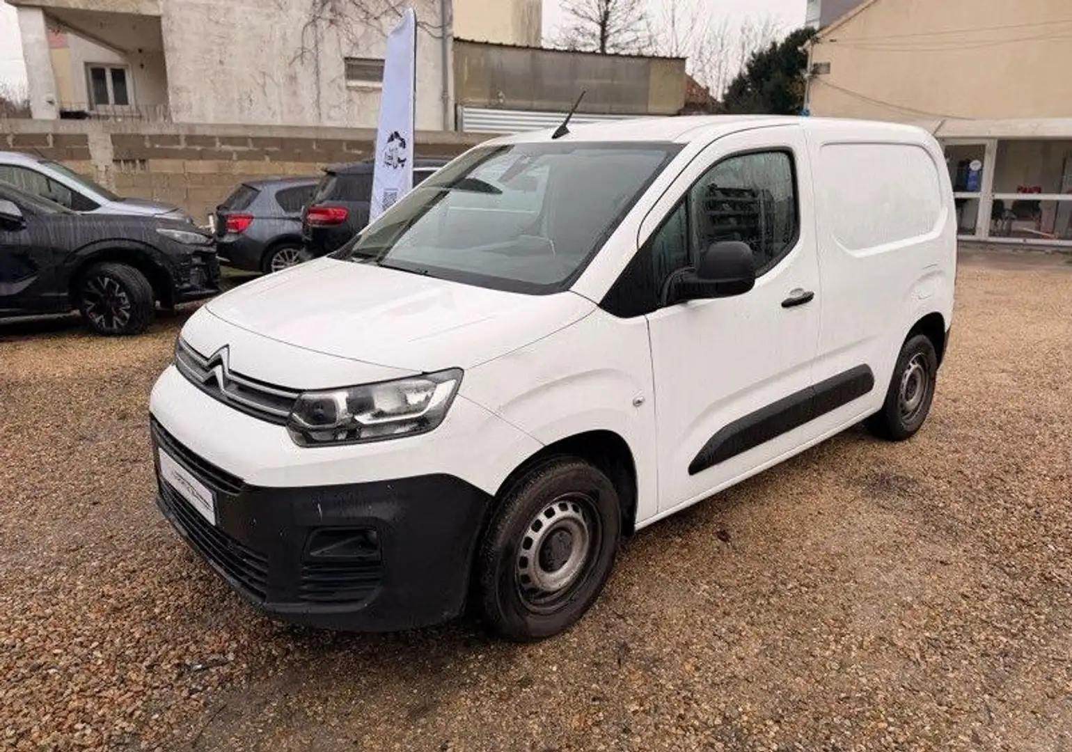 Citroen Berlingo Citroën taille m 650kg 3 places 110 cv club Blanc - 1