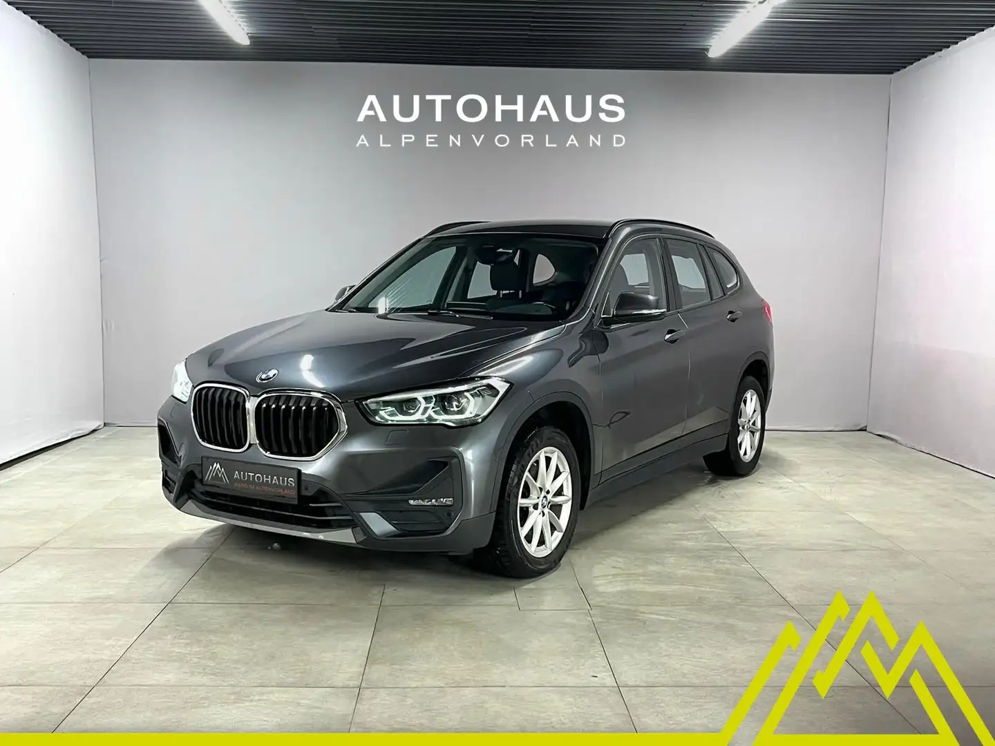 BMW X1 sDrive18d Aut. ***LED | Sportsitze | DrivingAssis Silber - 1