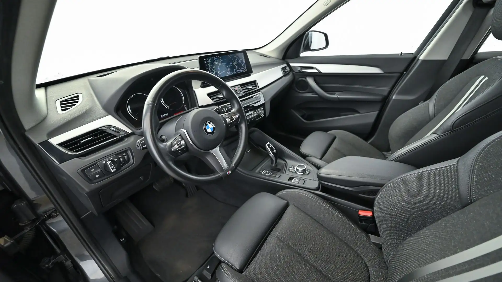 BMW X1 sDrive18d Aut. ***LED | Sportsitze | DrivingAssis Argent - 2