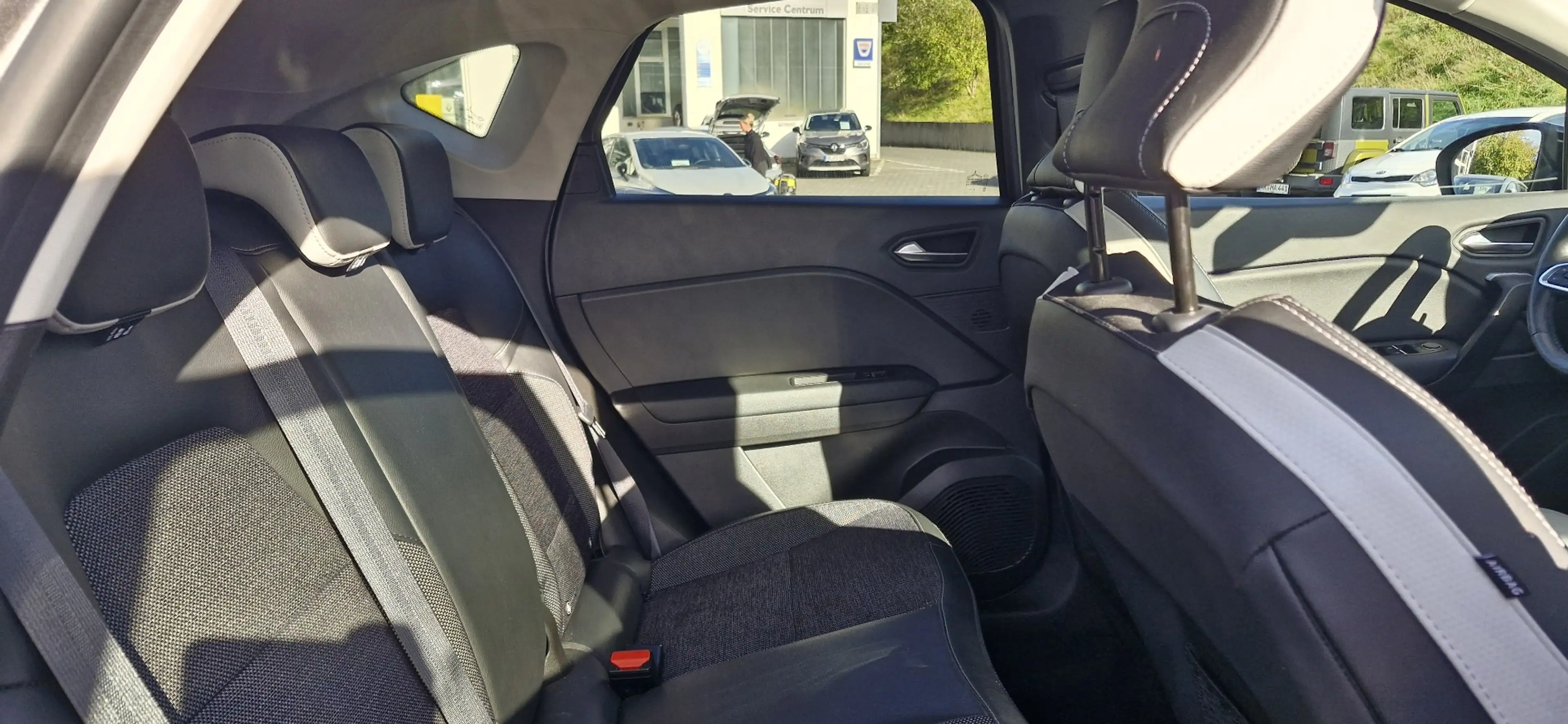 Renault Captur Techno — photo 9