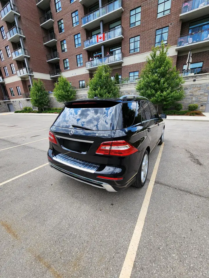 Mercedes-Benz M-Class снимка Mercedes-Benz M-Class