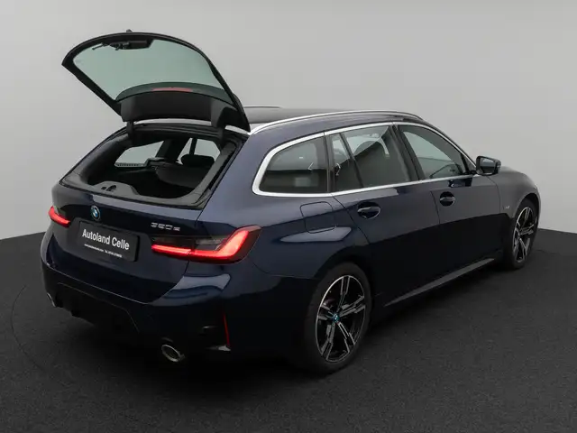 BMW 3 Series view 14