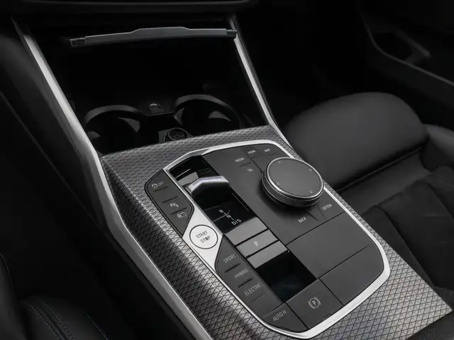 BMW 3 Series view 23