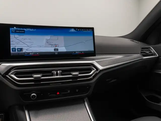 BMW 3 Series view 22