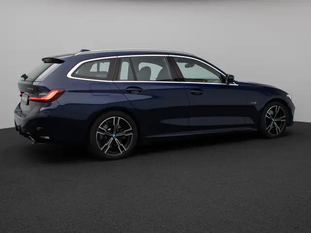 BMW 3 Series view 6