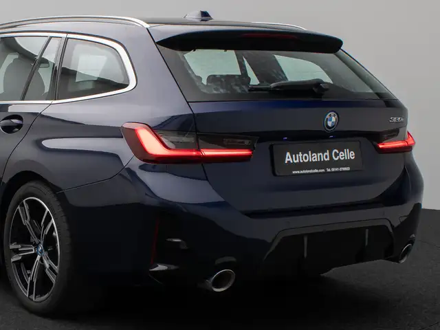 BMW 3 Series view 15