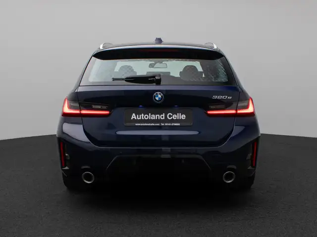 BMW 3 Series view 8