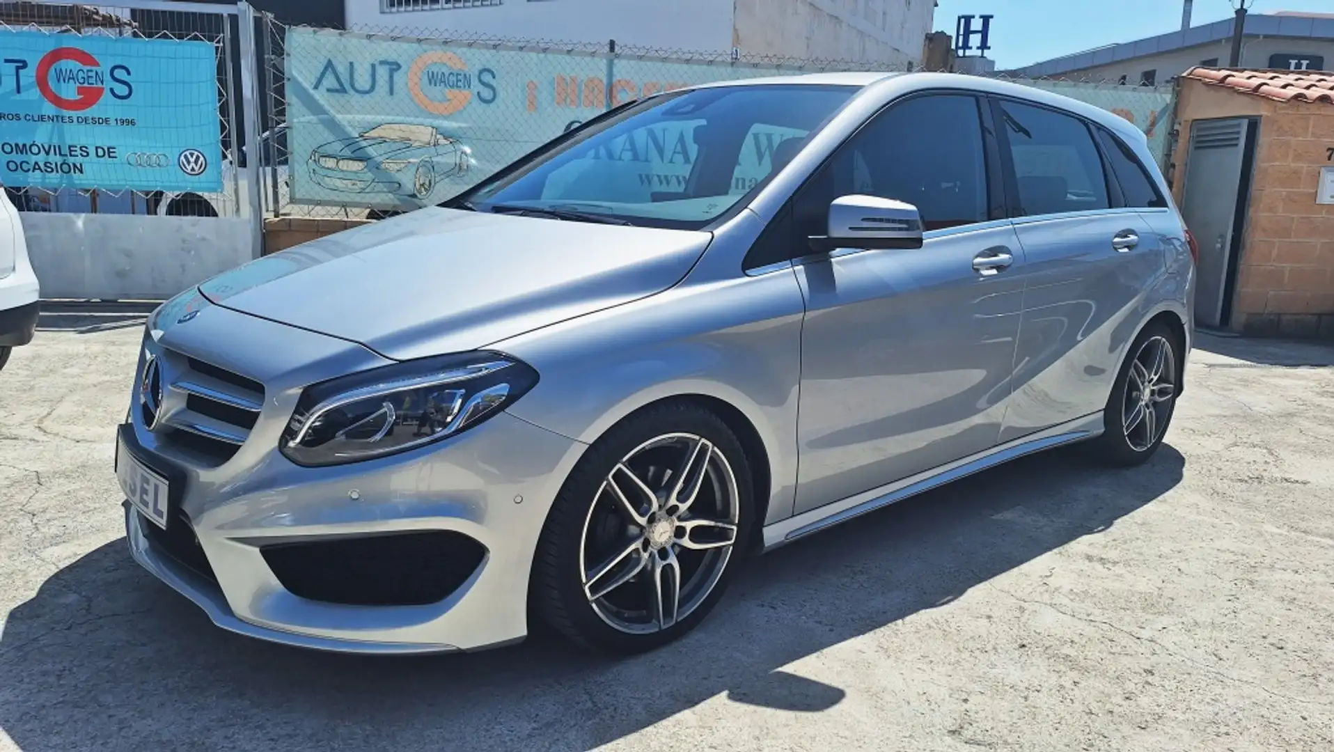Mercedes-Benz B 180 180d 7G-DCT Plateado - 1