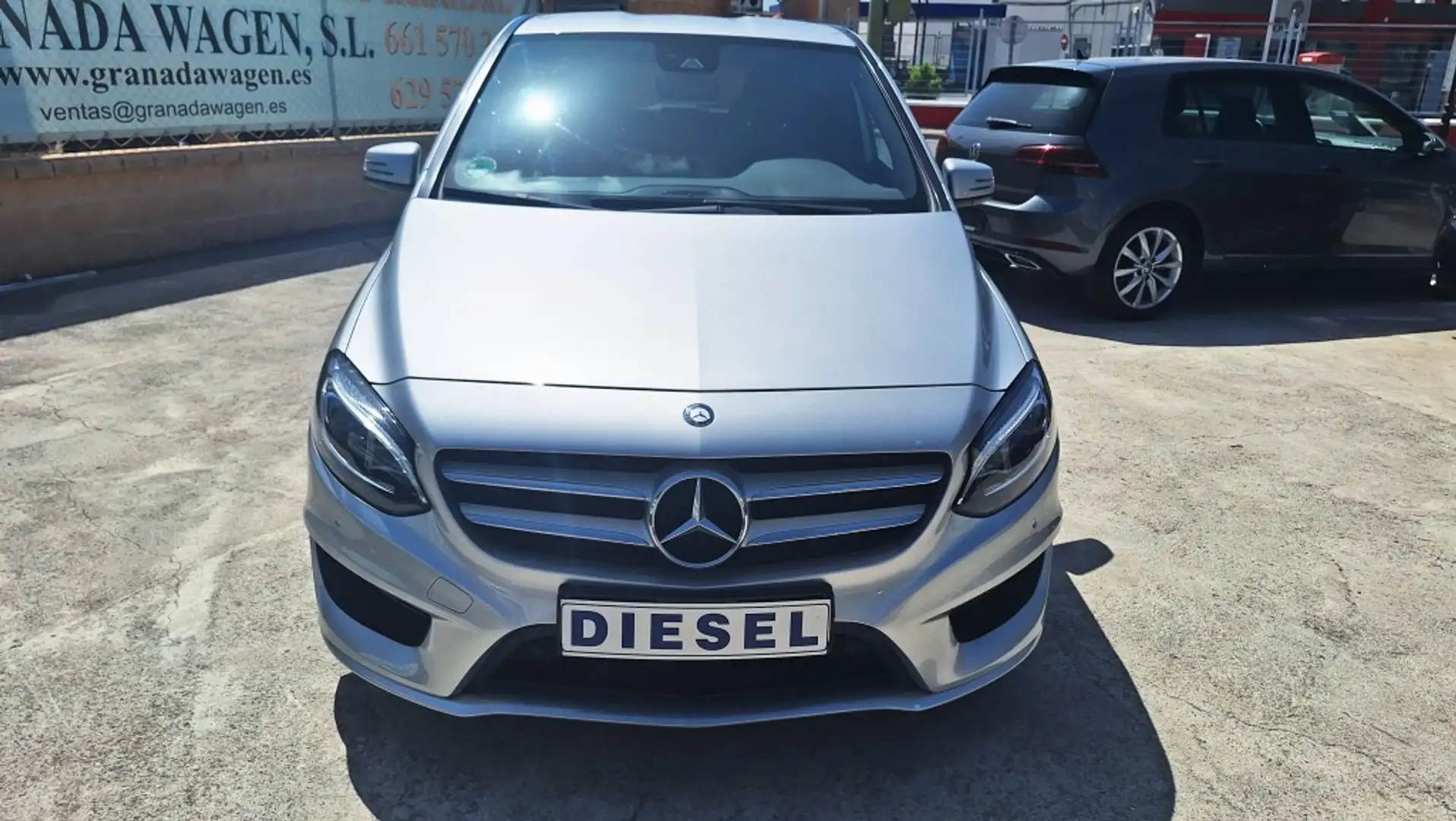 Mercedes-Benz B 180 180d 7G-DCT Plateado - 2