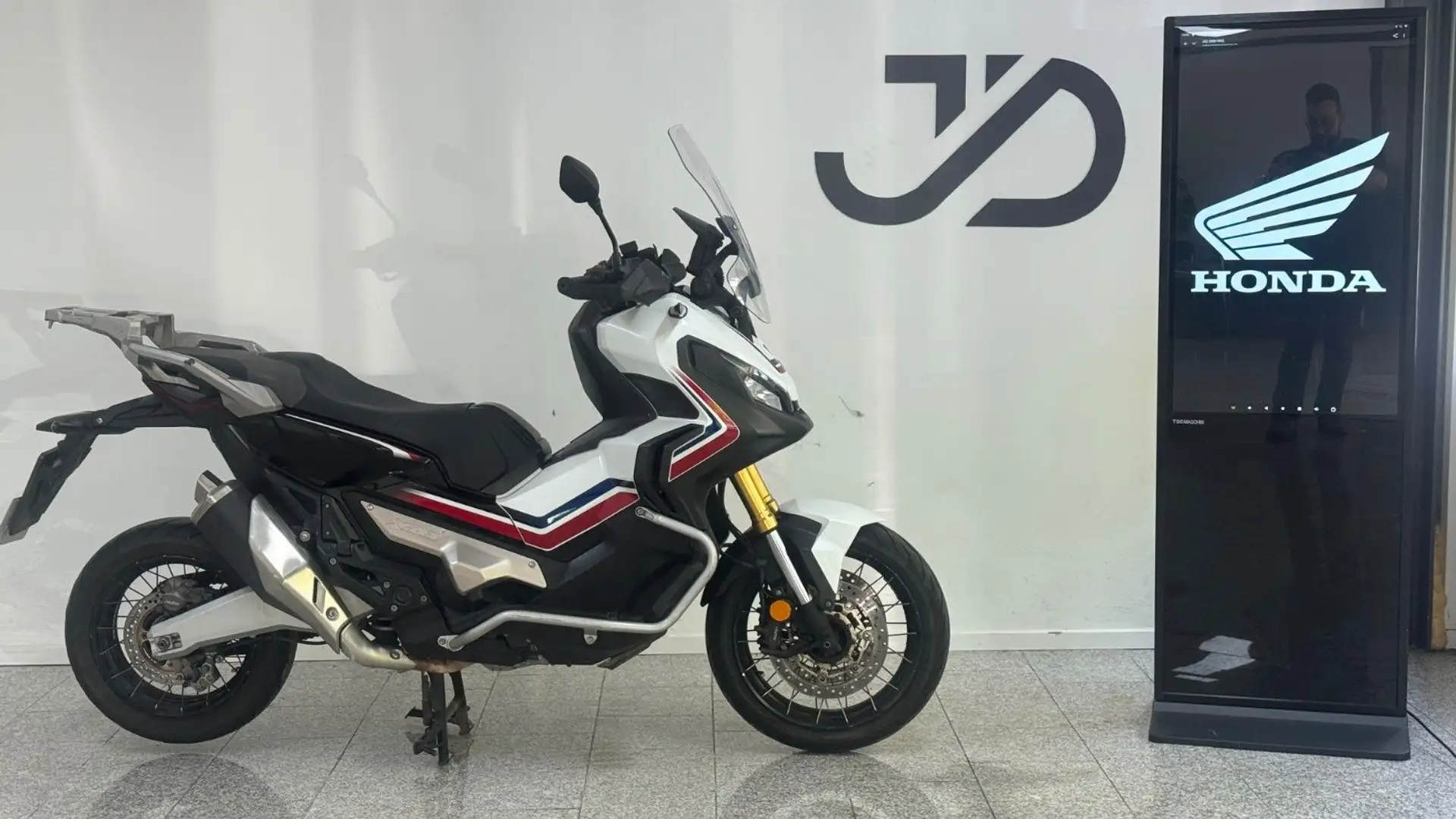 Honda X-ADV 750 RC95 Fehér - 1