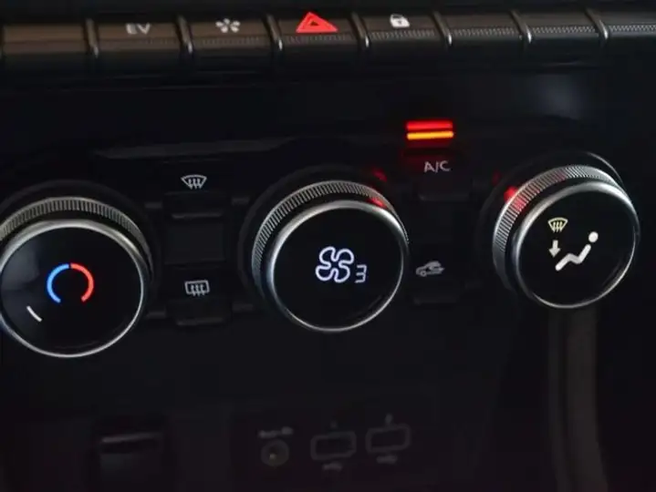 Renault Captur 2022, foto 28