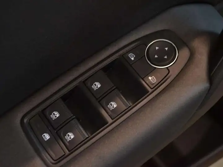 Renault Captur 2022, foto 12