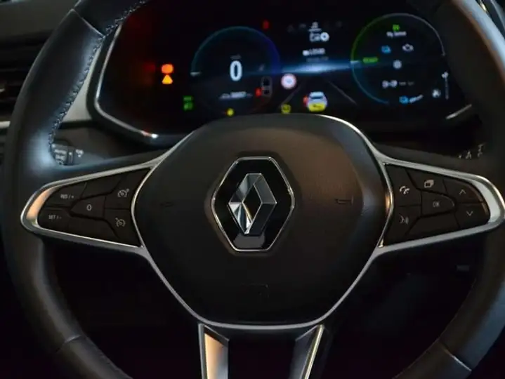 Renault Captur 2022, foto 16