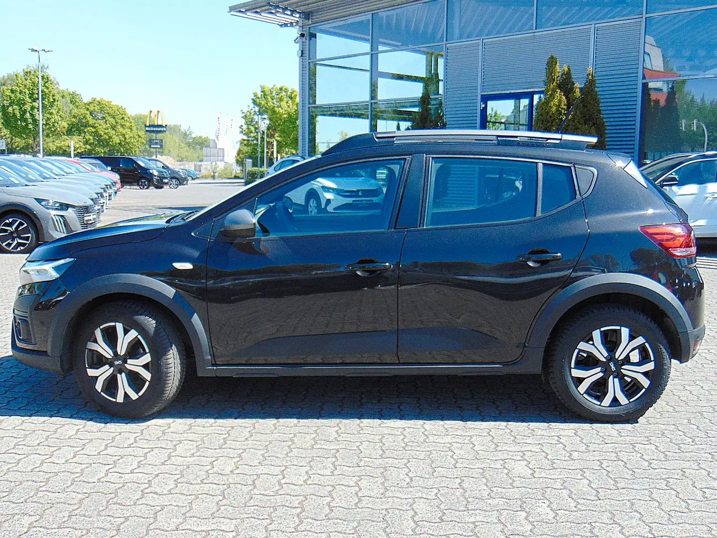 Dacia Sandero III Stepway TCe 110 Expression+ Schwarz - 2