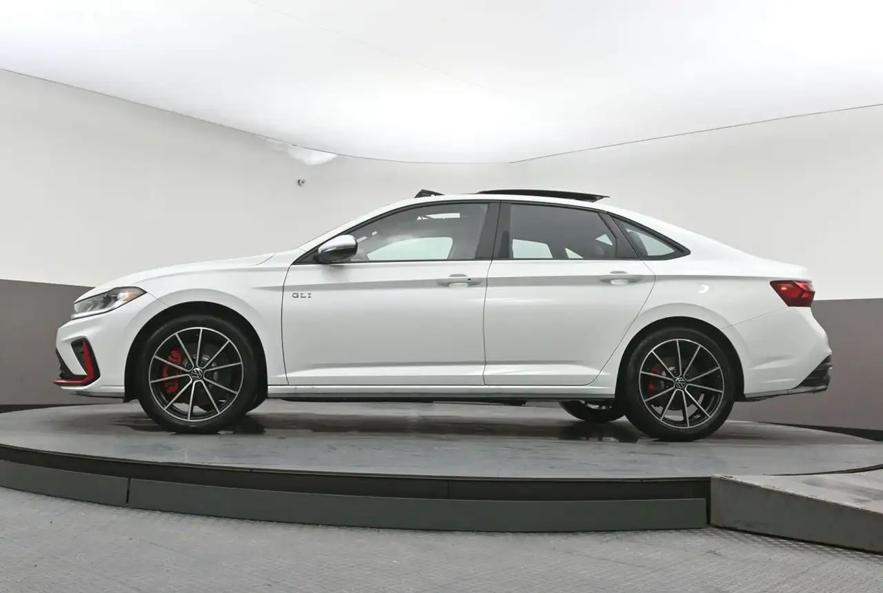 Volkswagen Jetta снимка Volkswagen Jetta