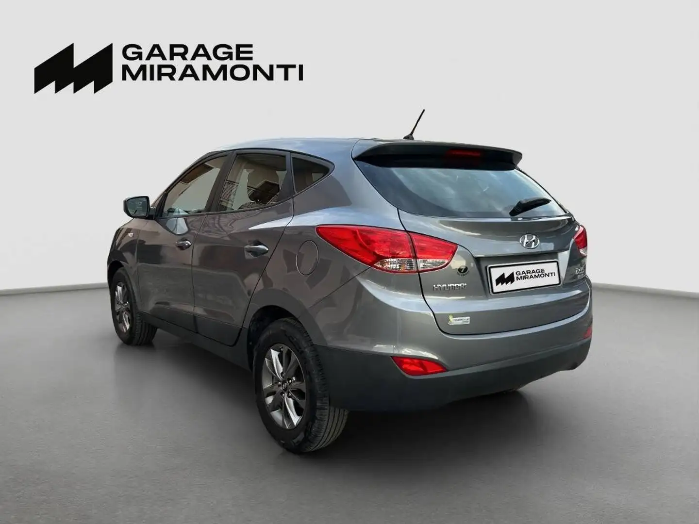 Hyundai iX35 1.7 crdi Classic 2wd Gris - 2