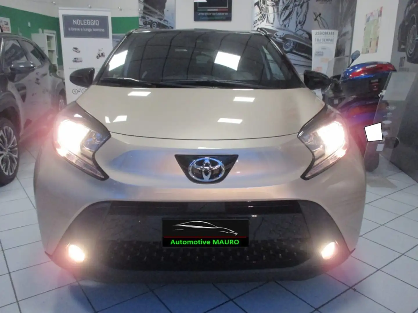 Toyota Aygo X 1.0 VVT-i 72 CV 5 porte Trend - NEOPATENTATI Beige - 2