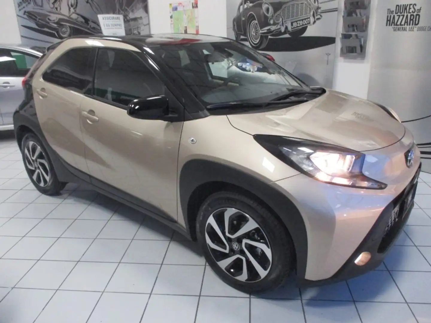 Toyota Aygo X 1.0 VVT-i 72 CV 5 porte Trend - NEOPATENTATI Beige - 1