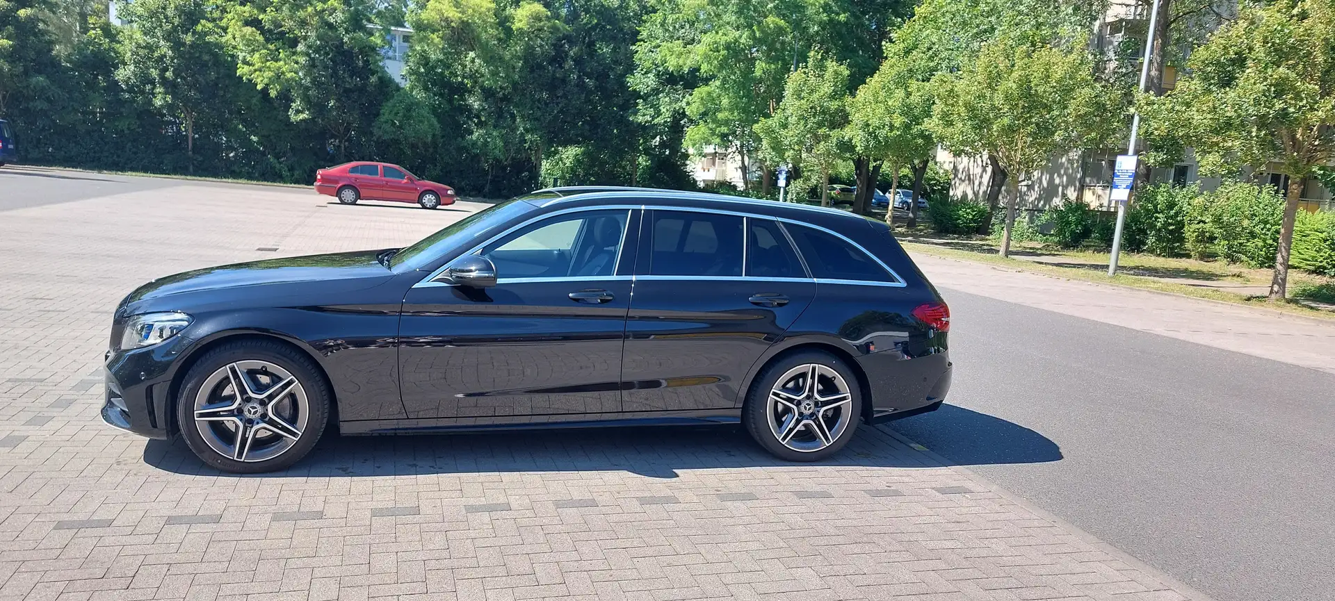 Mercedes-Benz C 180 C 180 T 9G-TRONIC AMG Line Schwarz - 1