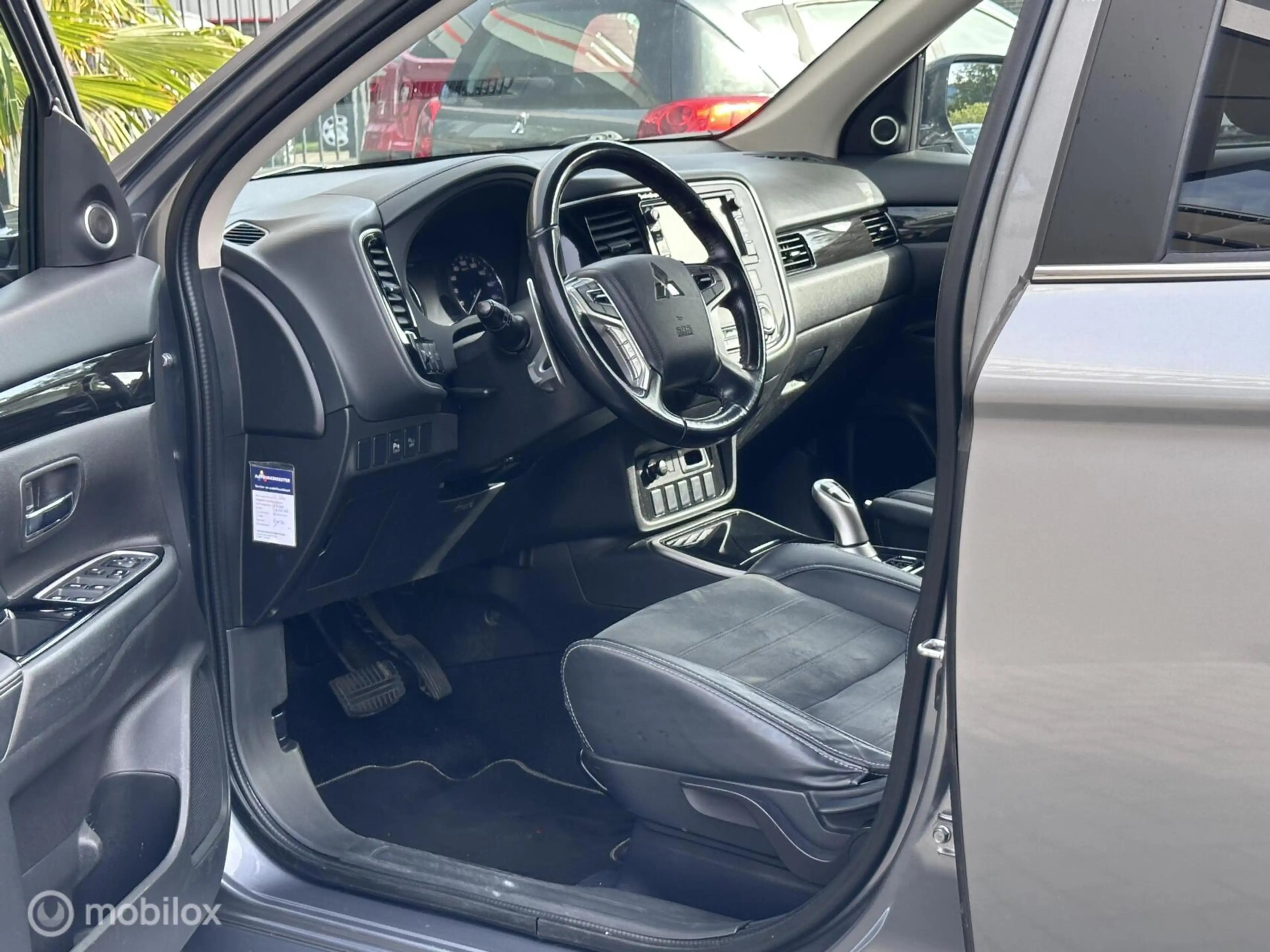 Mitsubishi Outlander 2.0 PHEV Executive|4WD|Camera|Trekhaak| — photo 11