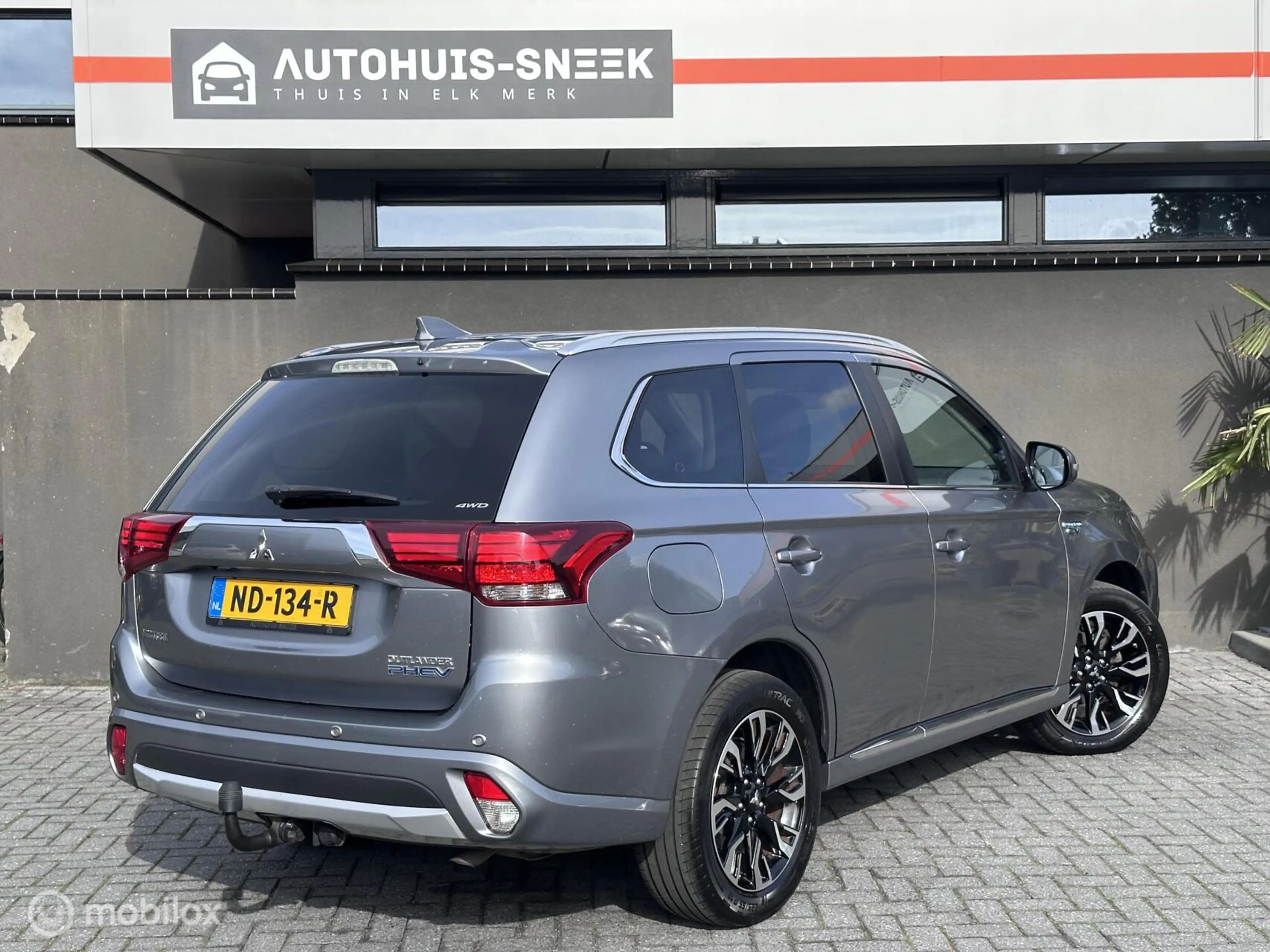Mitsubishi Outlander 2.0 PHEV Executive|4WD|Camera|Trekhaak| — photo 6