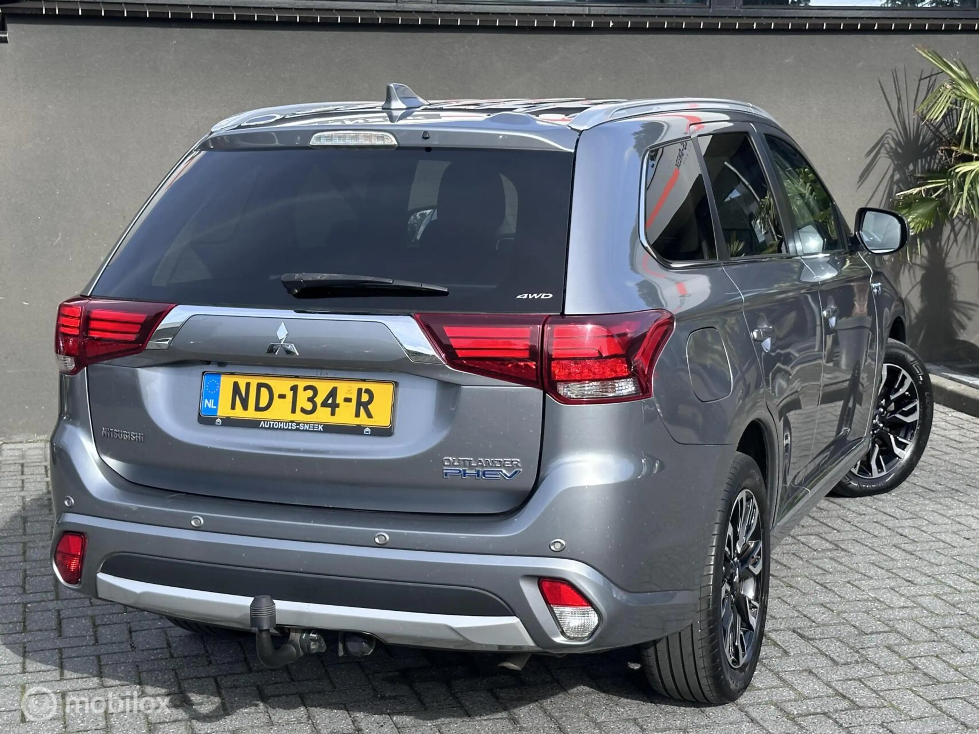 Mitsubishi Outlander 2.0 PHEV Executive|4WD|Camera|Trekhaak| — photo 7