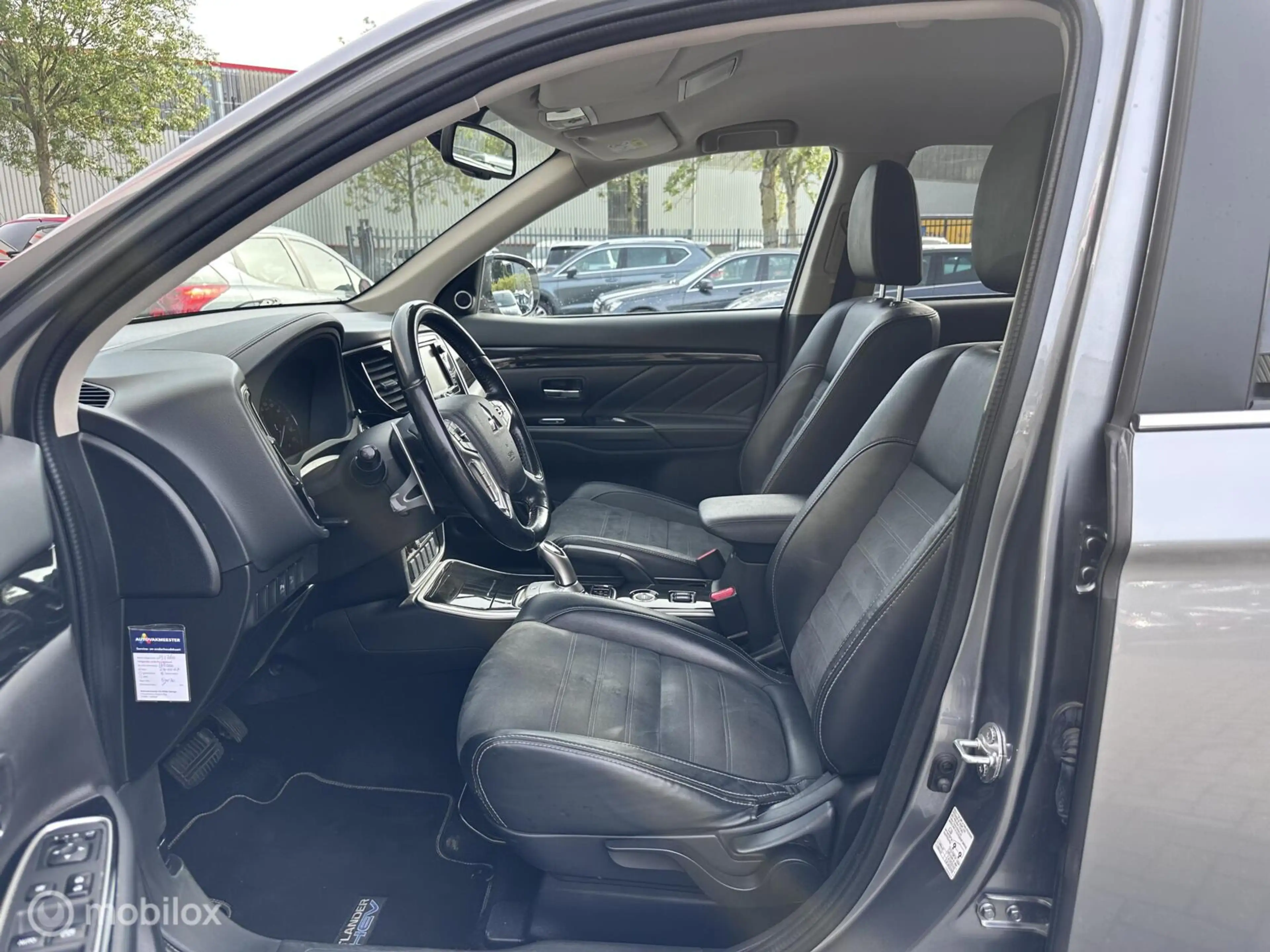 Mitsubishi Outlander 2.0 PHEV Executive|4WD|Camera|Trekhaak| — photo 9