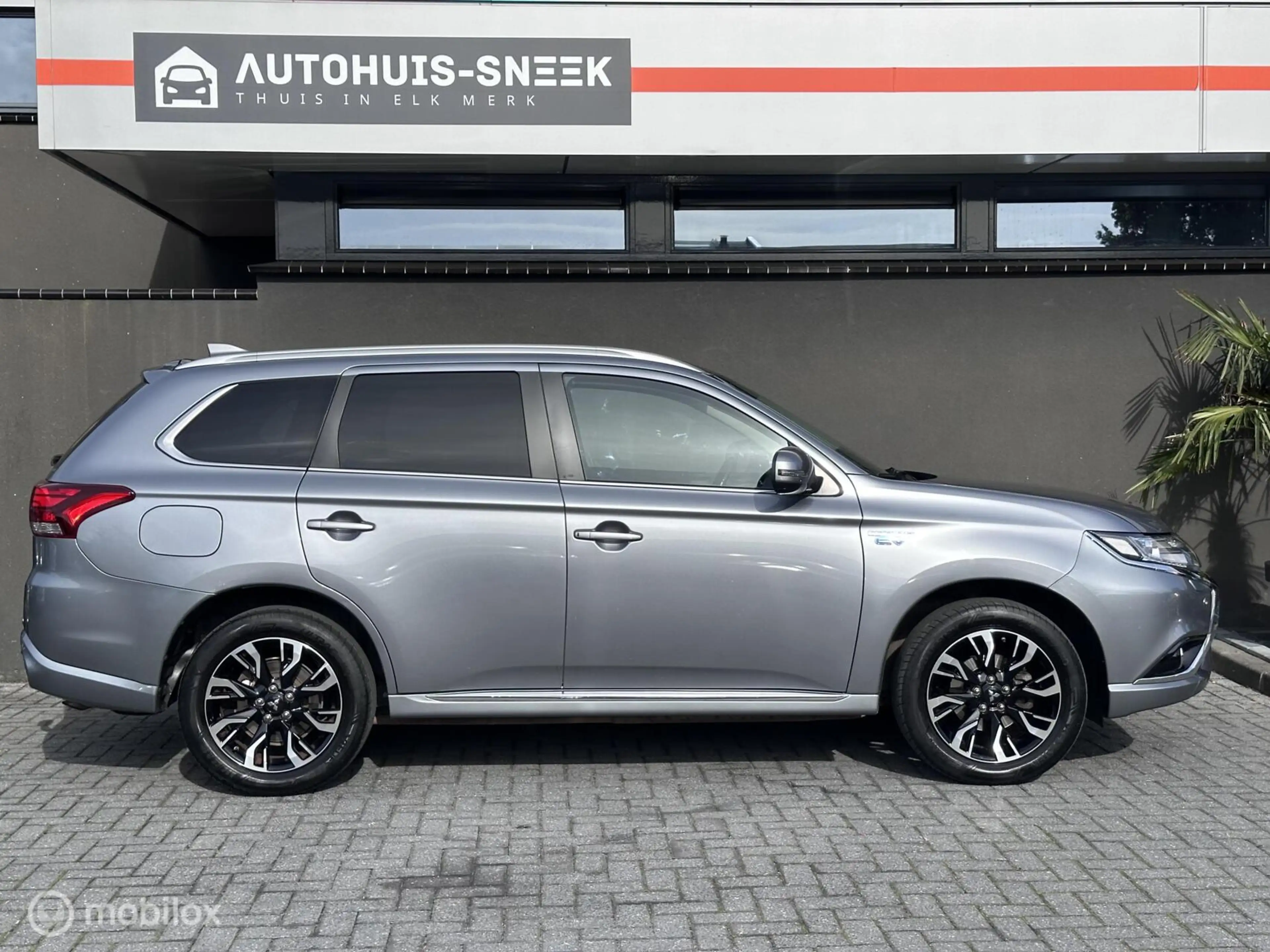Mitsubishi Outlander 2.0 PHEV Executive|4WD|Camera|Trekhaak| — photo 5