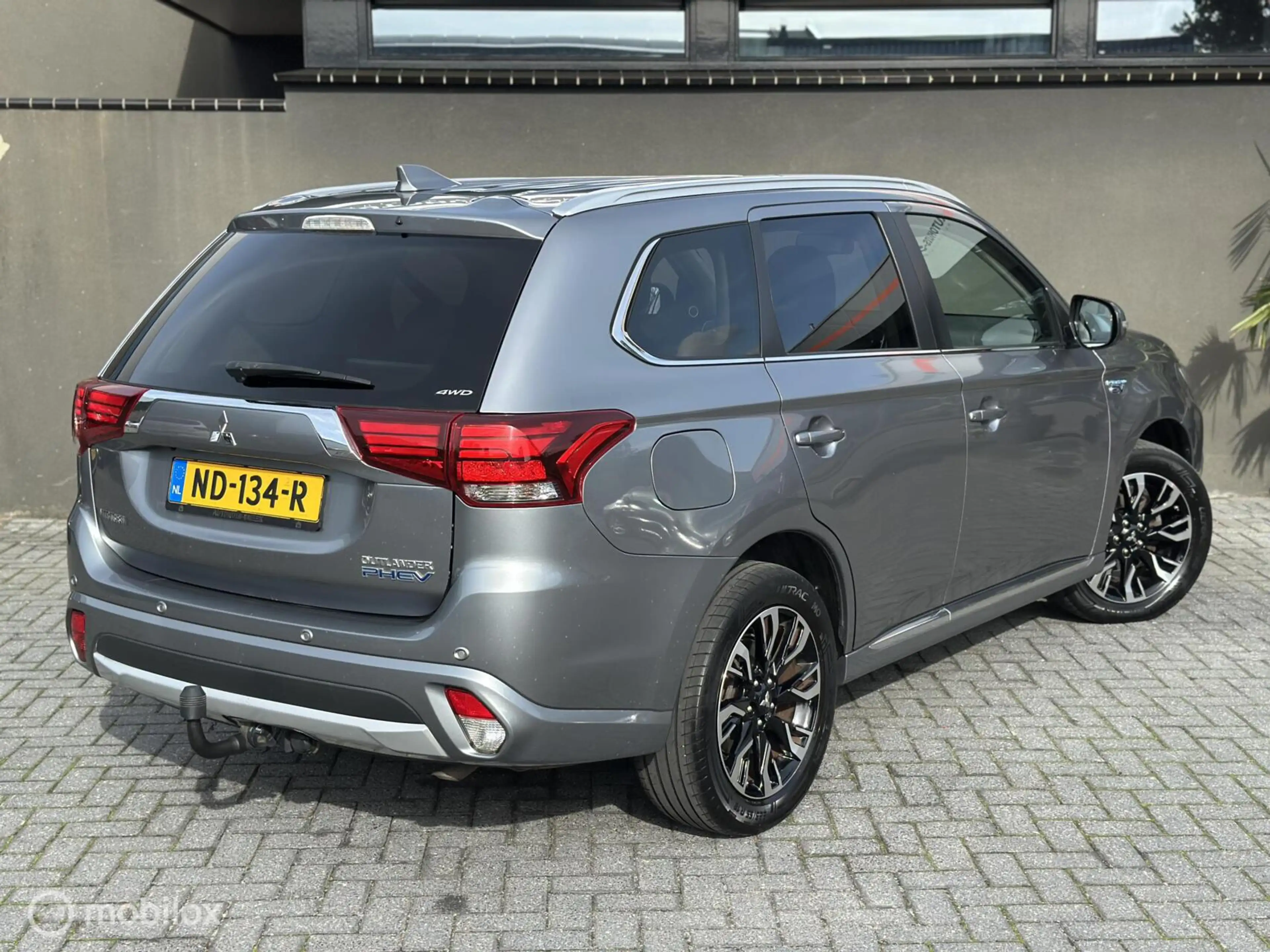 Mitsubishi Outlander 2.0 PHEV Executive|4WD|Camera|Trekhaak| — photo 8