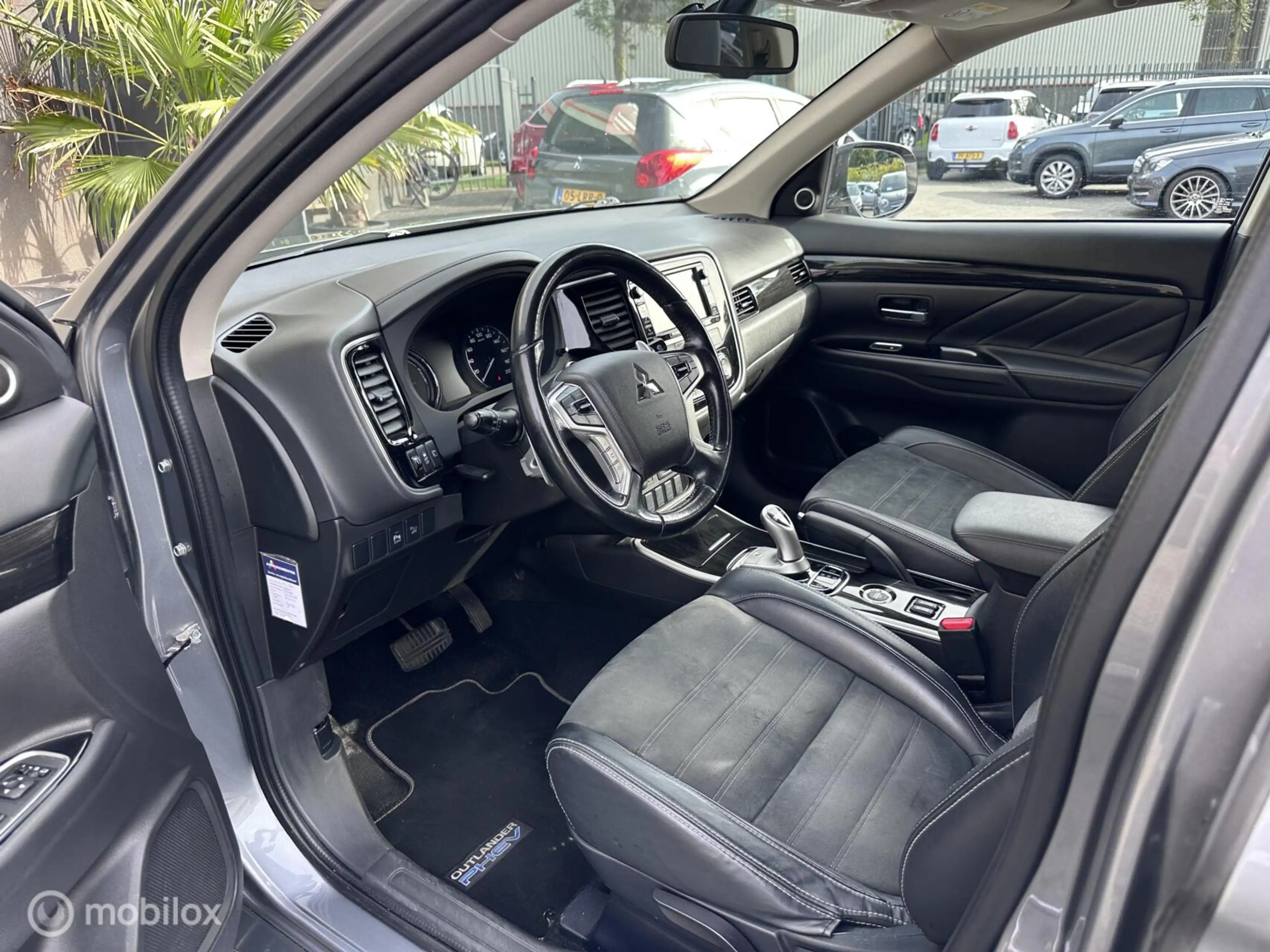 Mitsubishi Outlander 2.0 PHEV Executive|4WD|Camera|Trekhaak| — photo 10