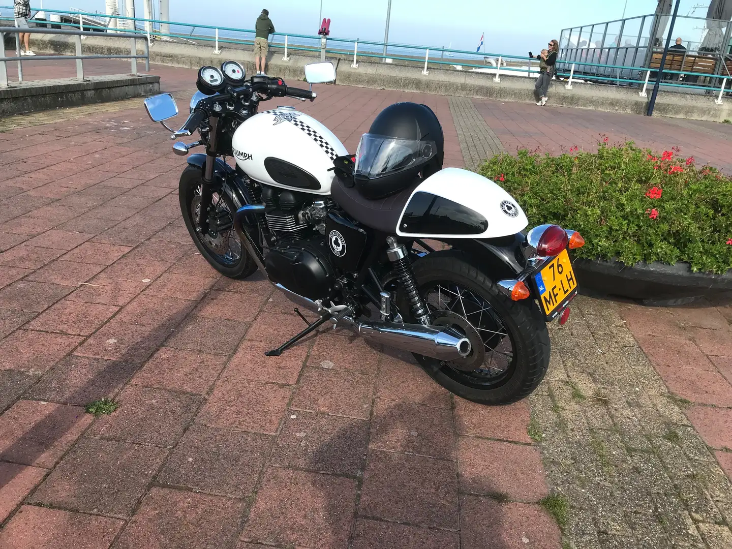 Triumph Thruxton Ace cafe Negru - 2