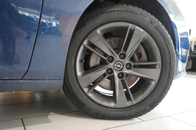 Opel Insignia view 5