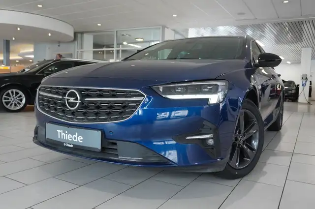 Opel Insignia view 3