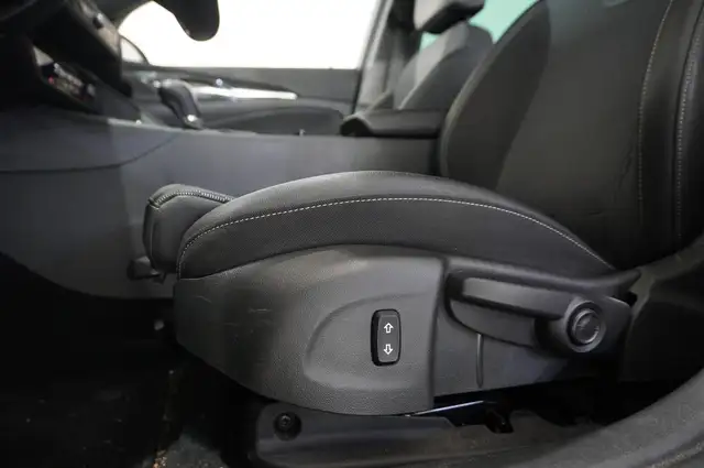 Opel Insignia view 13