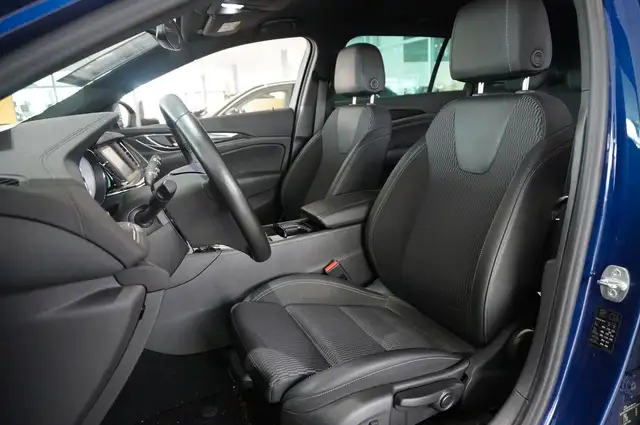 Opel Insignia view 11