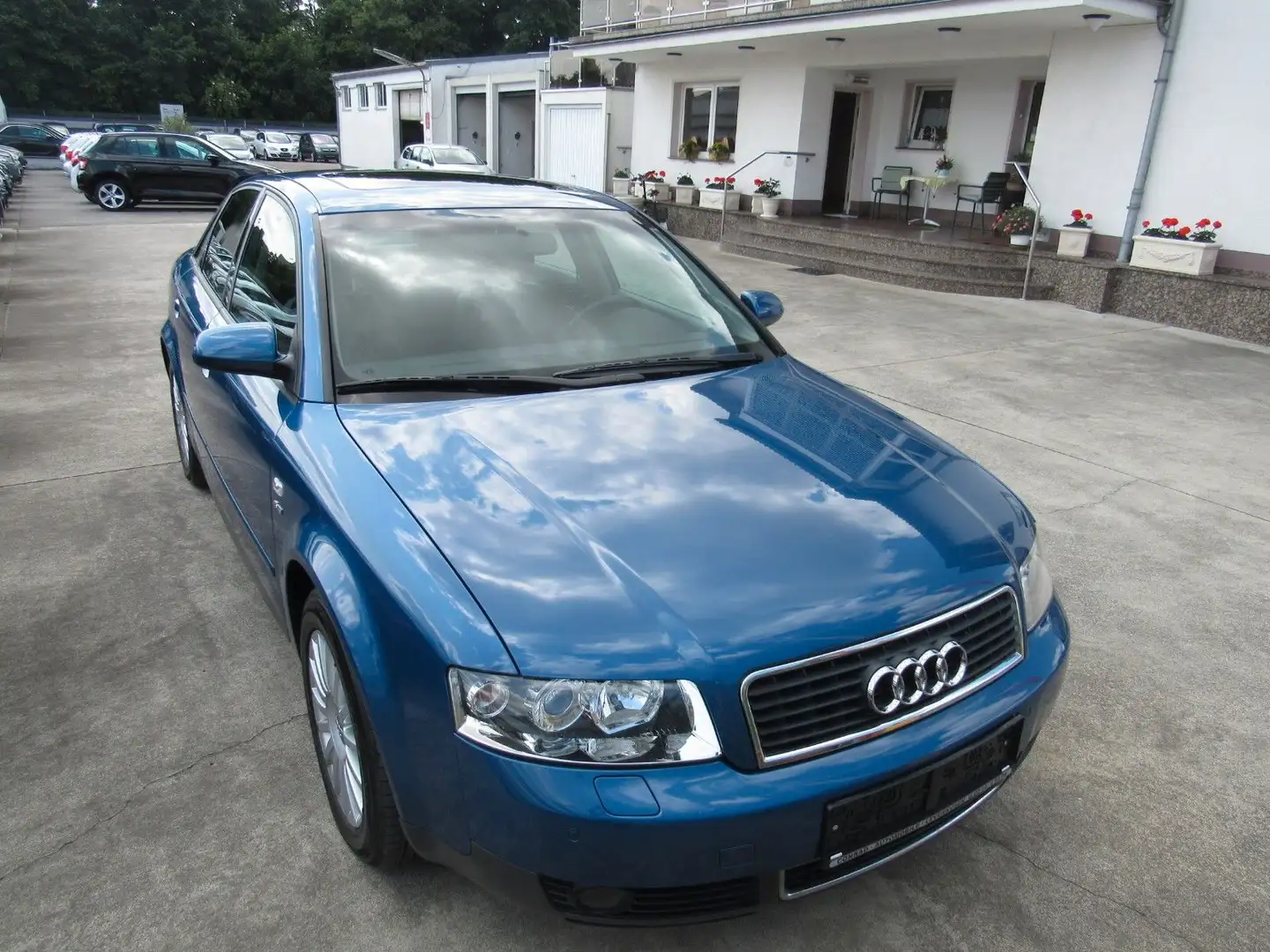 Audi A4 3.0,KLIMA,ALU,AUTOMATIK,SITZHEIZUNG. Bleu - 2