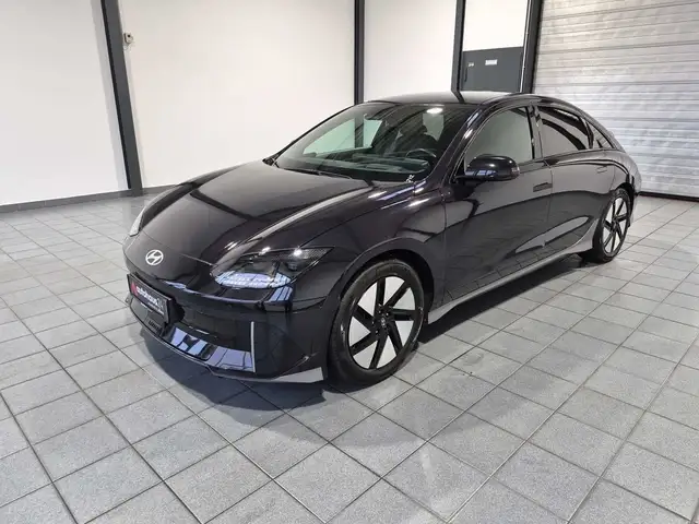 Hyundai Ioniq 6 view 3