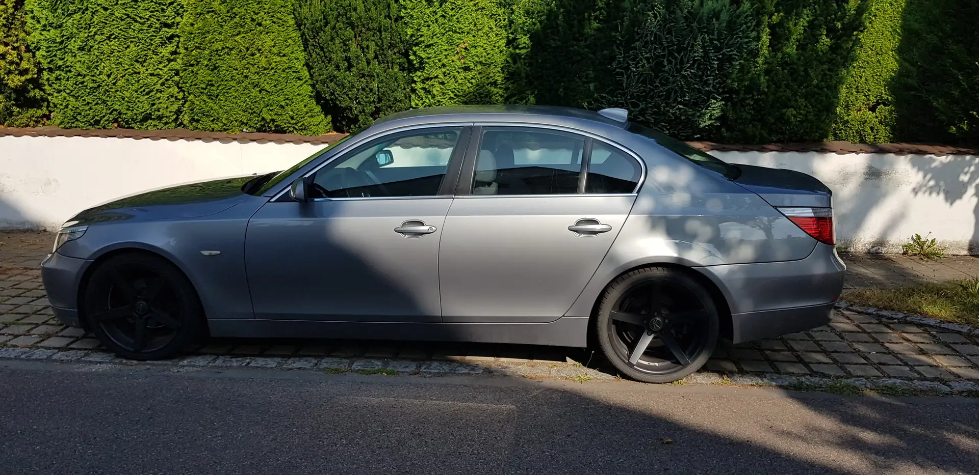 BMW 525 525d Grau - 2