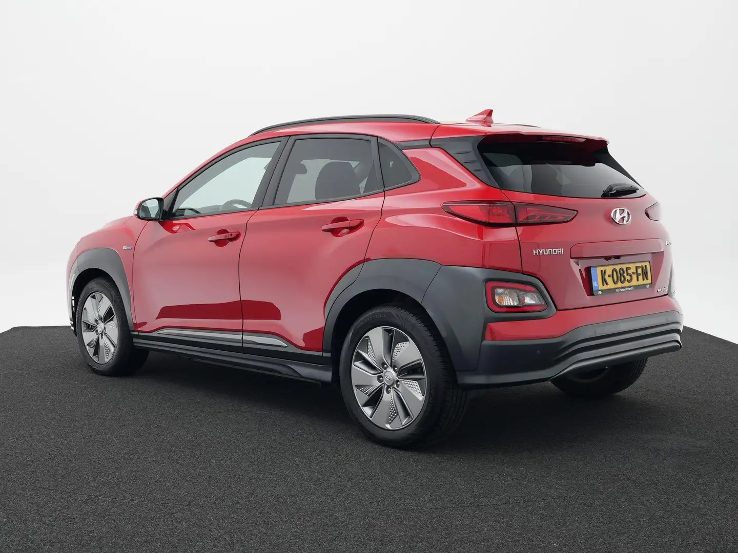 Hyundai KONA EV Fashion 64 kWh | Navigatie | Adaptieve Cruise C Rood - 2