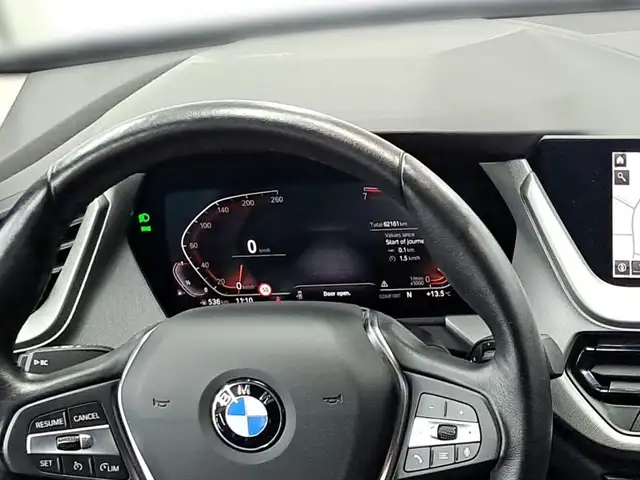 BMW 1 Series view 15