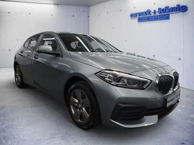 BMW 1 Series view 2