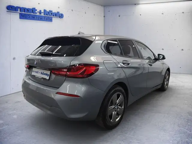 BMW 1 Series view 3
