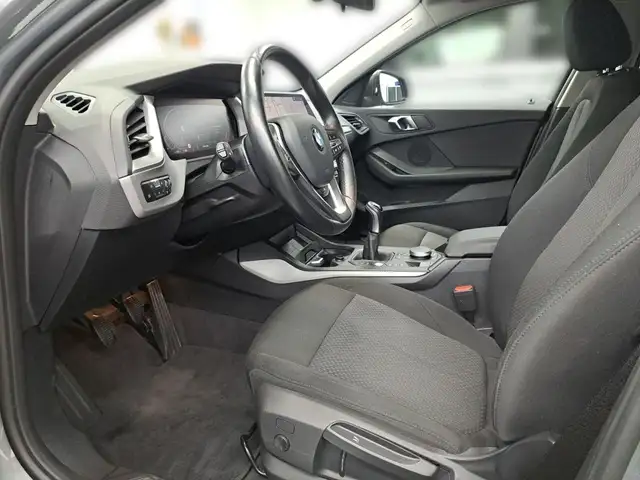BMW 1 Series view 9