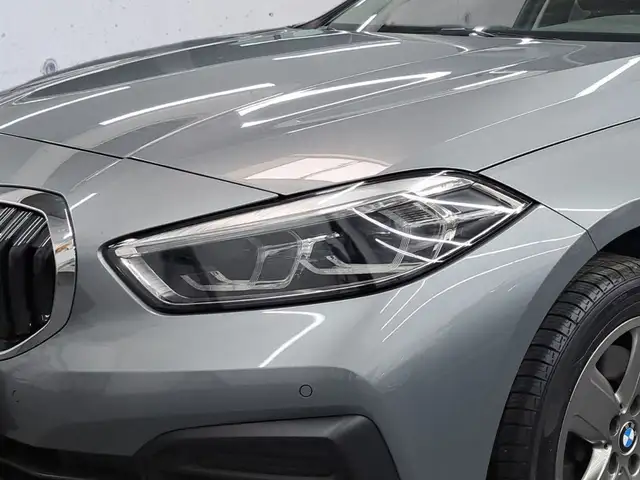BMW 1 Series view 5