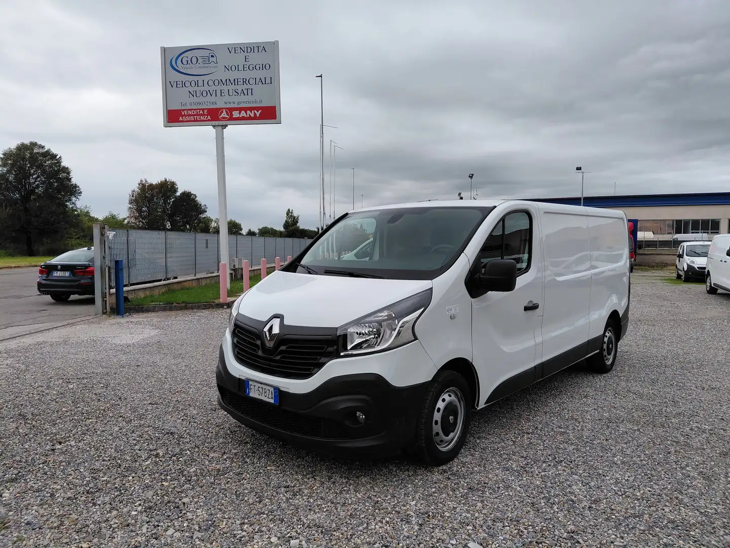 Renault Trafic PASSO LUNGO L2H1 1.6DCI 125CV Weiß - 2